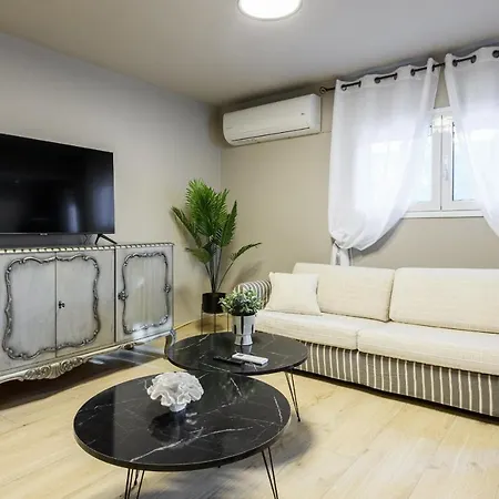 Apartment Louloudis Complex