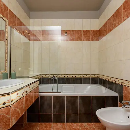 Louloudis Complex شقة *
